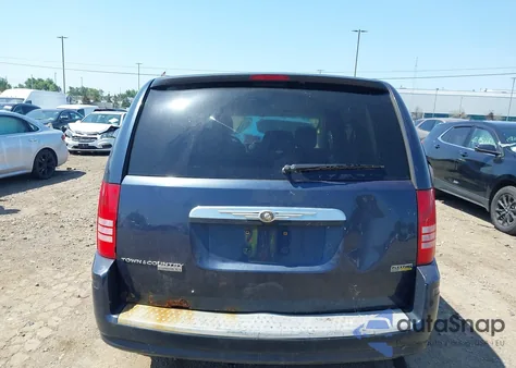 2008 Chrysler Town & Country Lx from USA, damaged, VIN 2A8HR44H98R621179